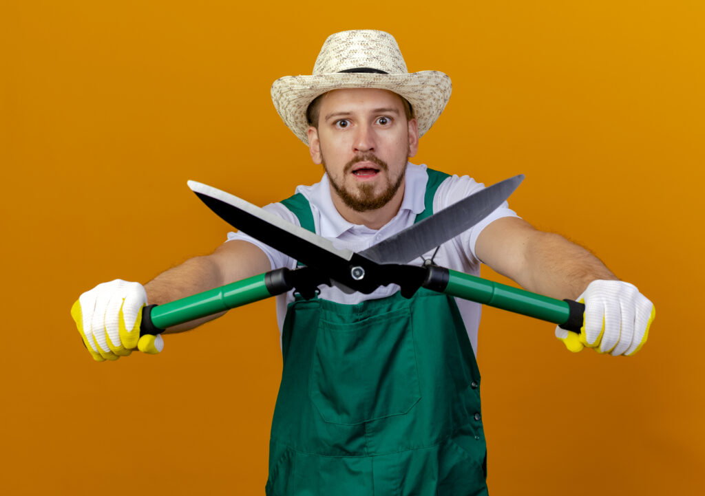 Mister Landscaper 1/2-in Poly Tee Fitting: A Durable Solution for Your Irrigation System
